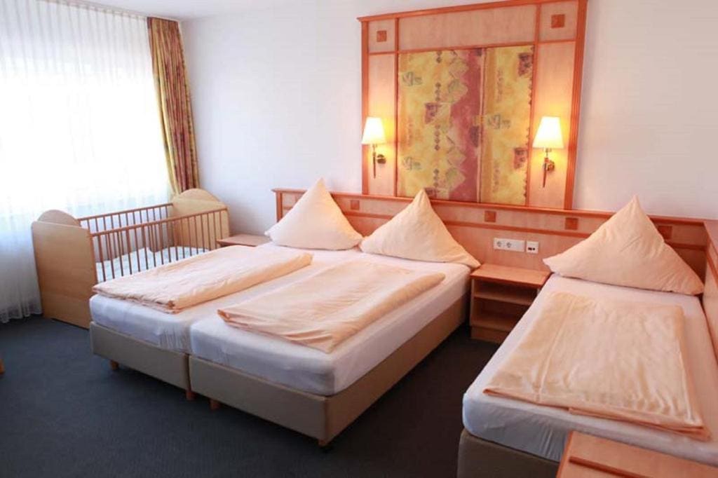 Triple Room - Disability Access room - Image 2