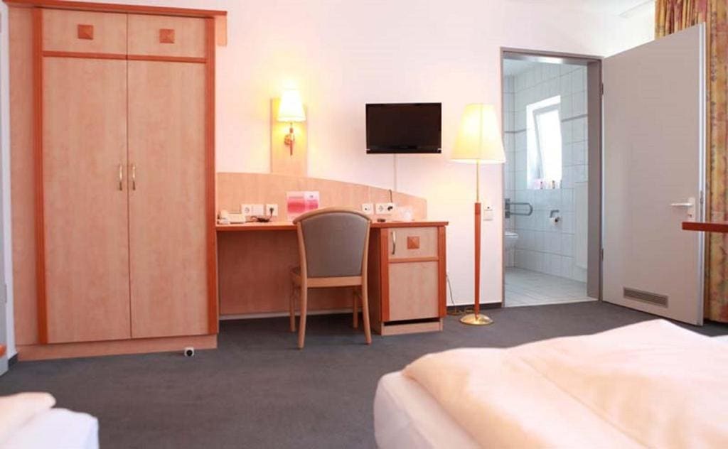 Triple Room - Disability Access room - Image 1