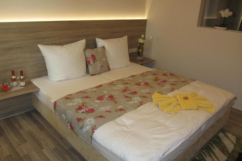 Double or Twin Room room - Image 1
