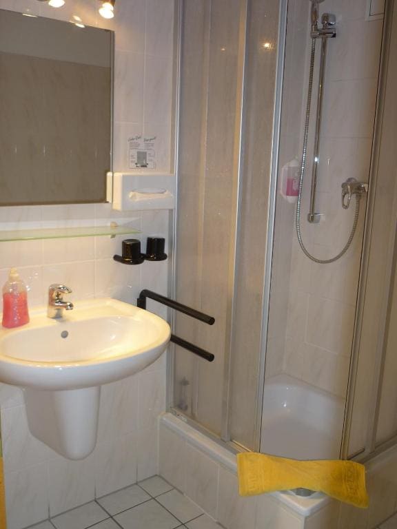 Double or Twin Room room - Image 3