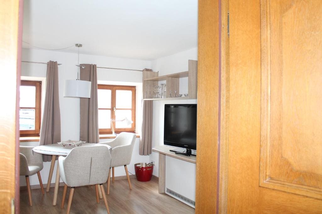 Apartment - Ground Floor room - Image 3