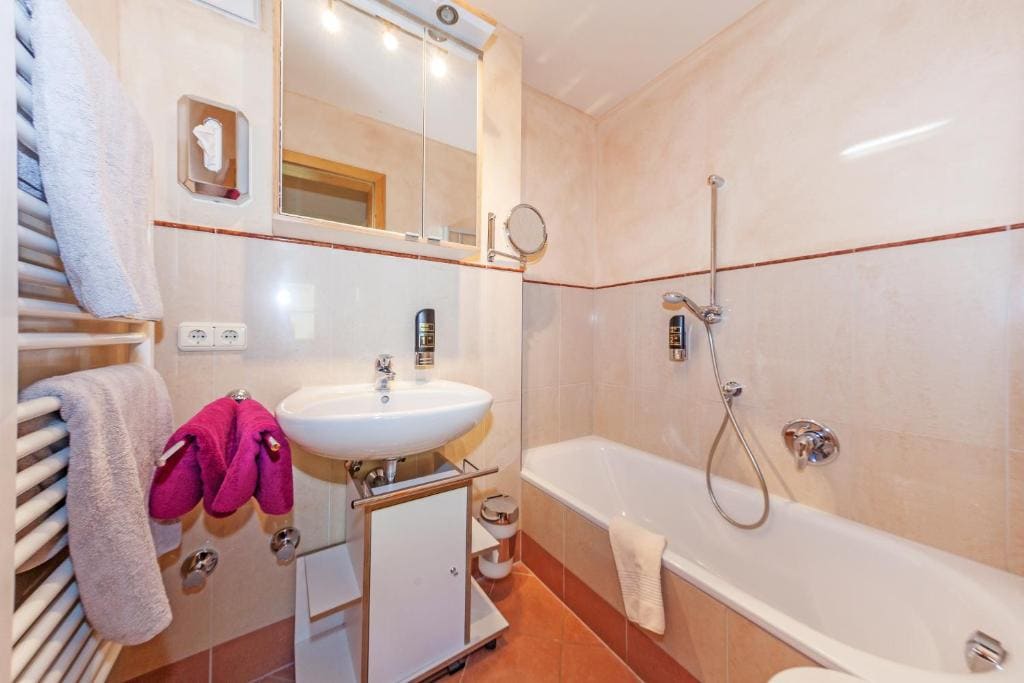 Suite with Balcony room - Image 3
