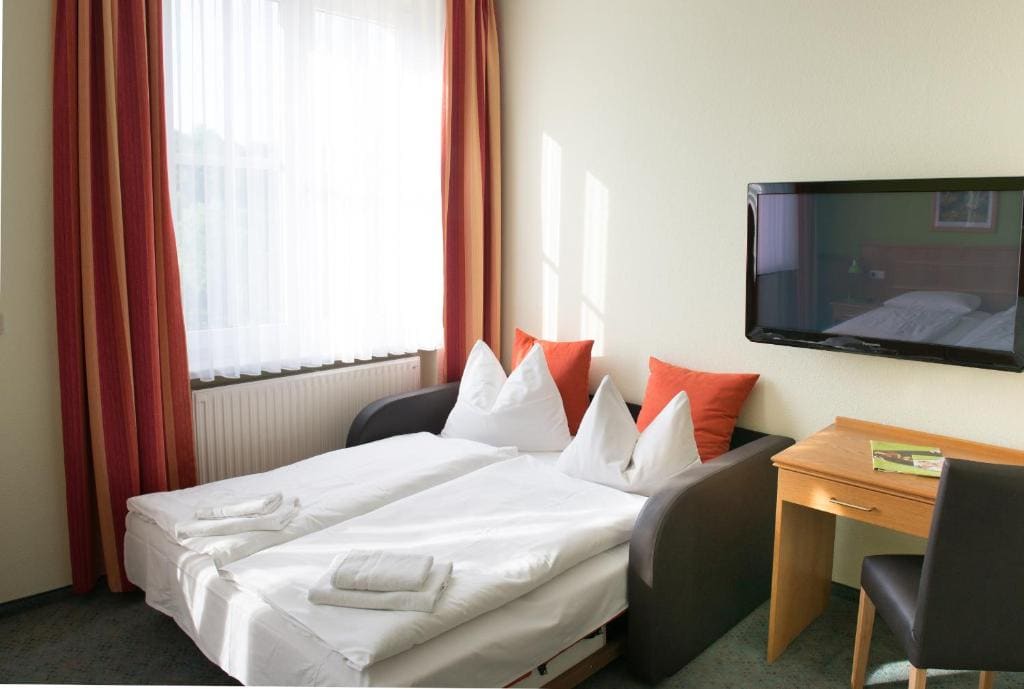 Standard Quadruple Room room - Image 2