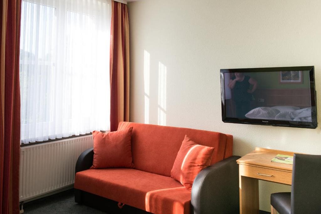 Standard Triple Room room - Image 1