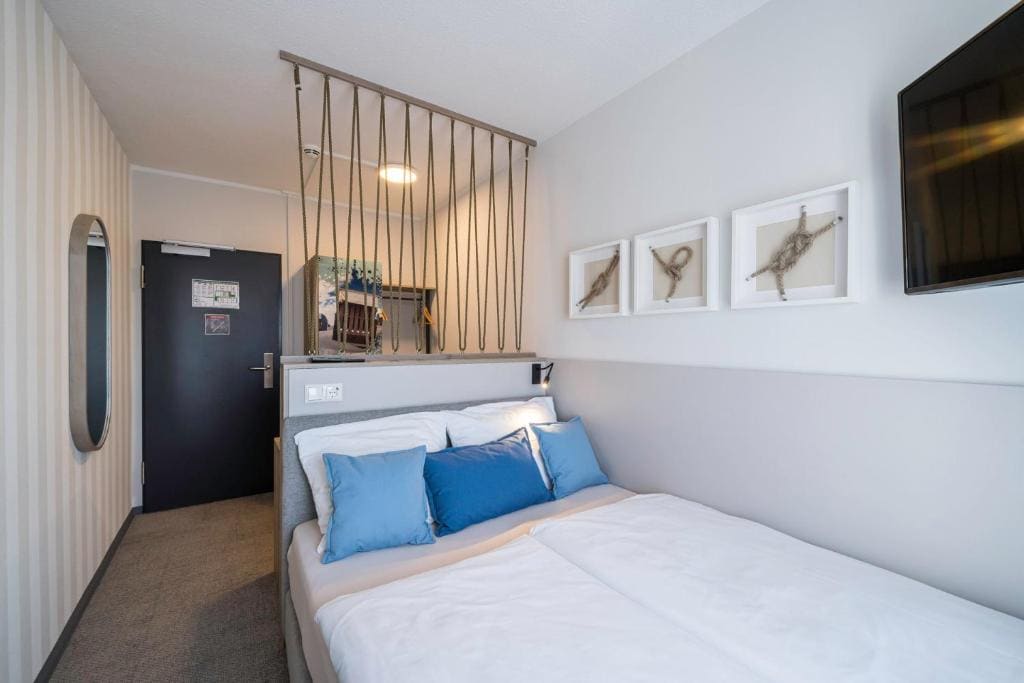Small Double Room room - Image 1