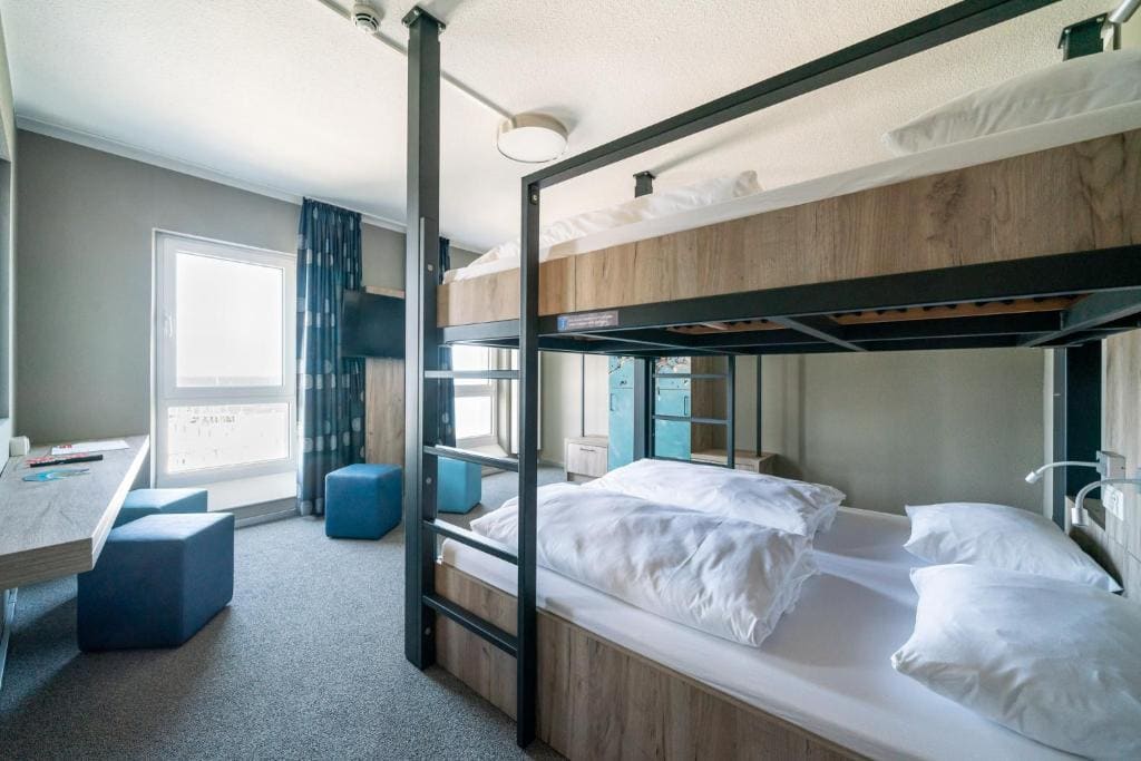 Quadruple Room with Private Bathroom room - Image 1