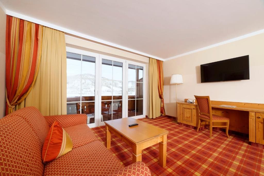 Deluxe Room room - Image 2