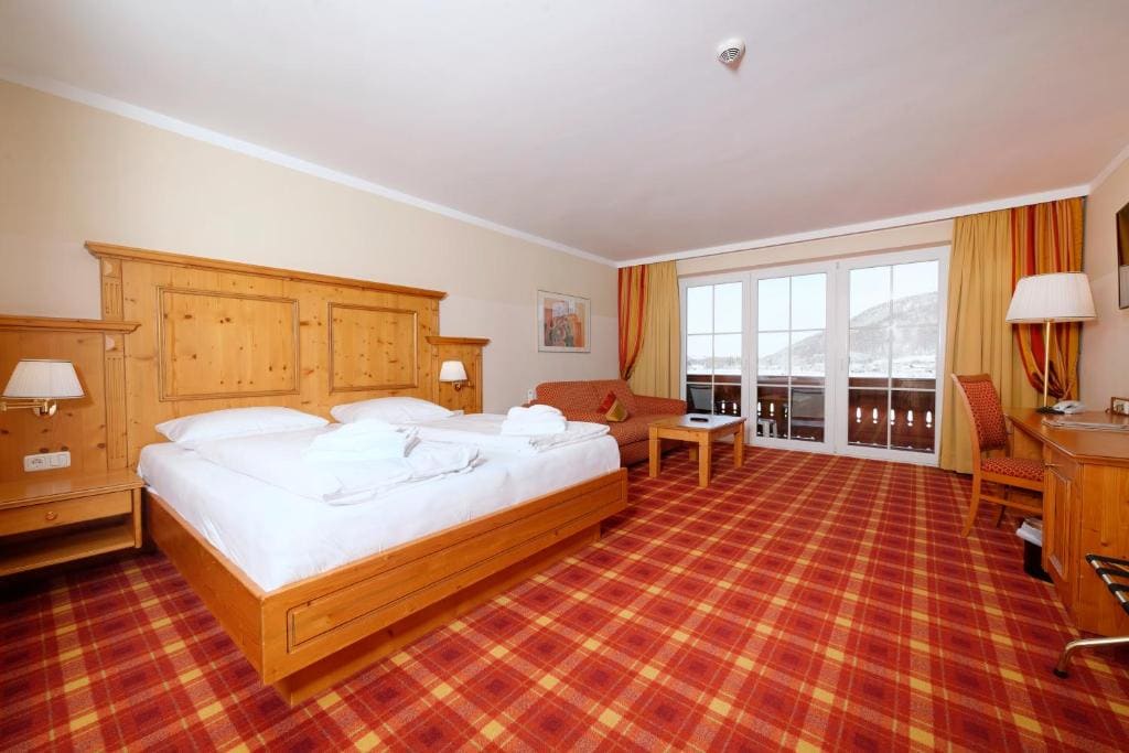 Deluxe Room room - Image 1