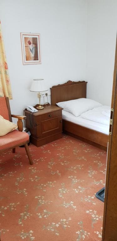 Single Room - View of Zellerberg room - Image 1