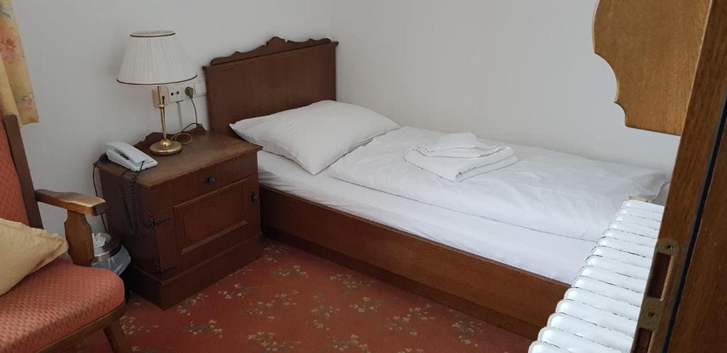 Single Room - View of Zellerberg room - Image 2