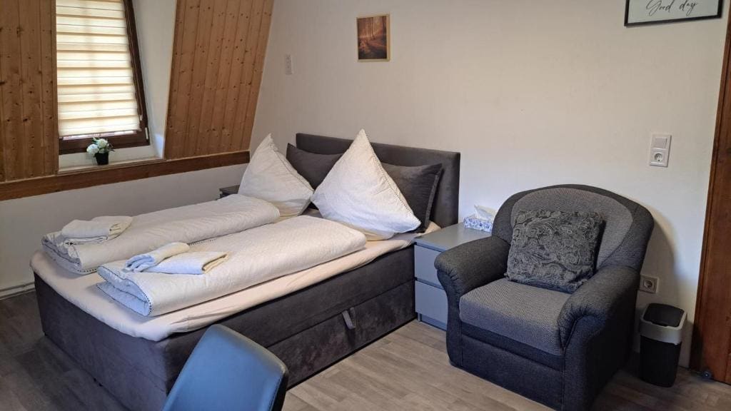 Comfort Triple Room room - Image 3