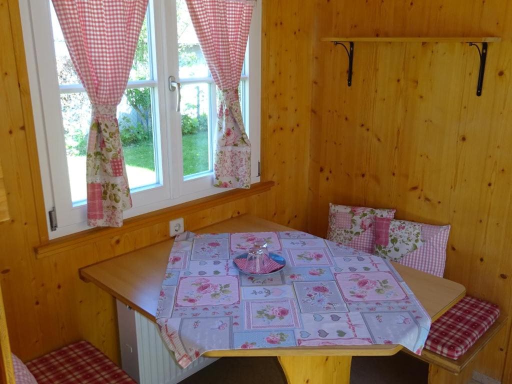 Mobile Home room - Image 3
