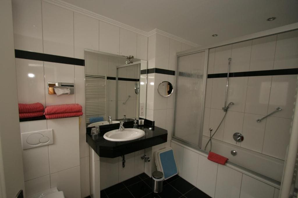 Comfort Double Room with Bath room - Image 2