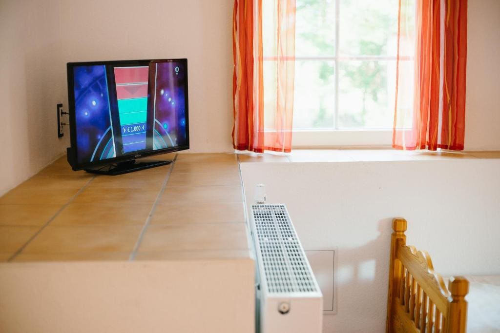 Single Room with Shower room - Image 1