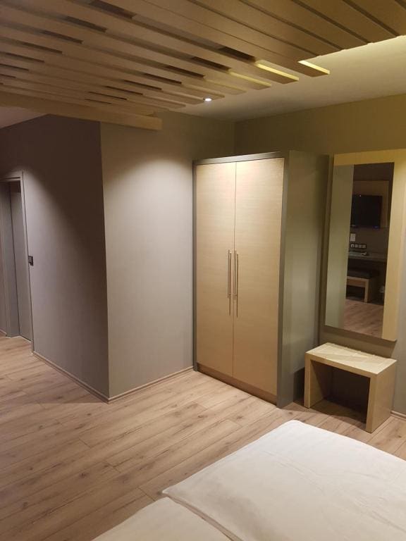 Deluxe Triple Room room - Image 3