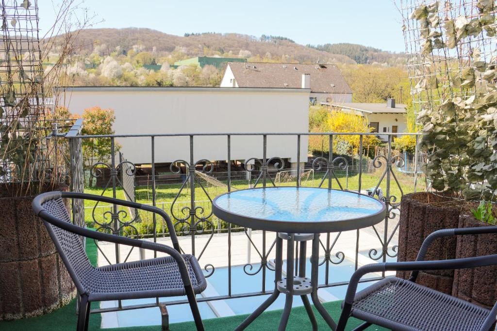Deluxe Double Room with Balcony room - Image 2