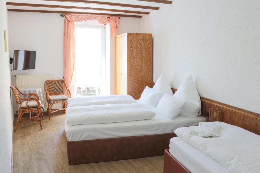Deluxe Triple Room room - Image 3