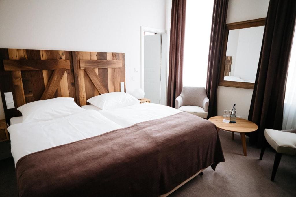 Large Double Room room - Image 1