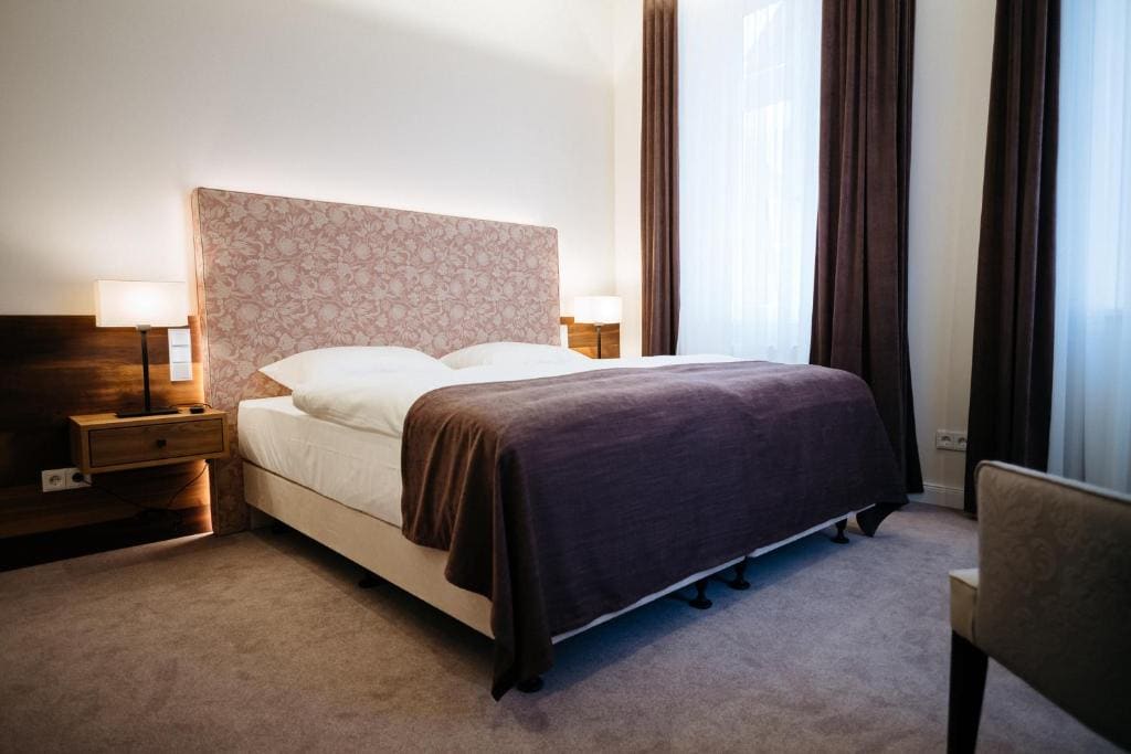 Large Double Room room - Image 3