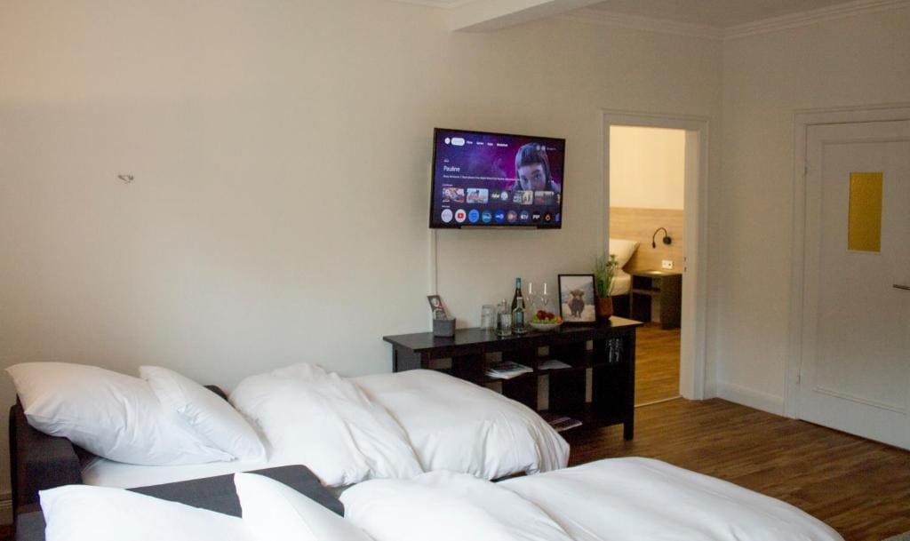 Two-Room Apartment room - Image 3
