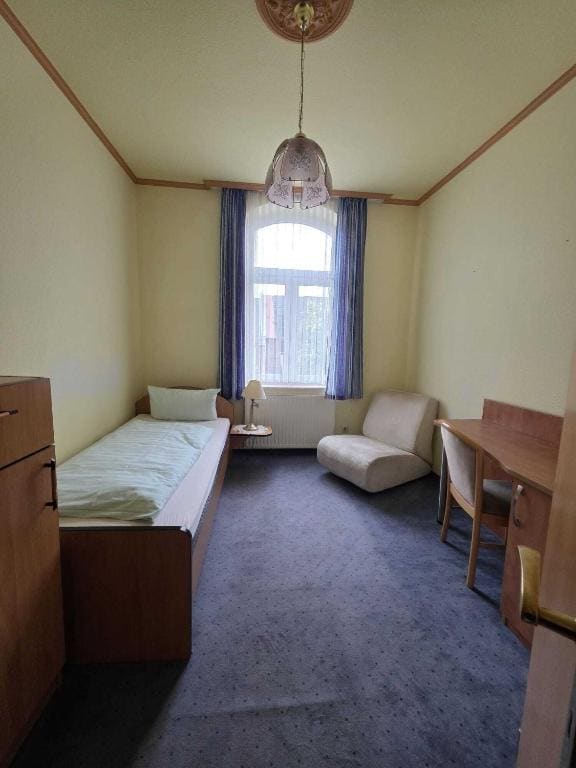 Single Room with Private Bathroom room - Image 2