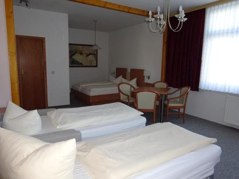 Double Room with Private Bathroom room - Image 1
