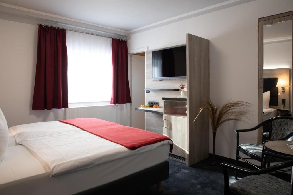 Standard Double or Twin Room room - Image 1
