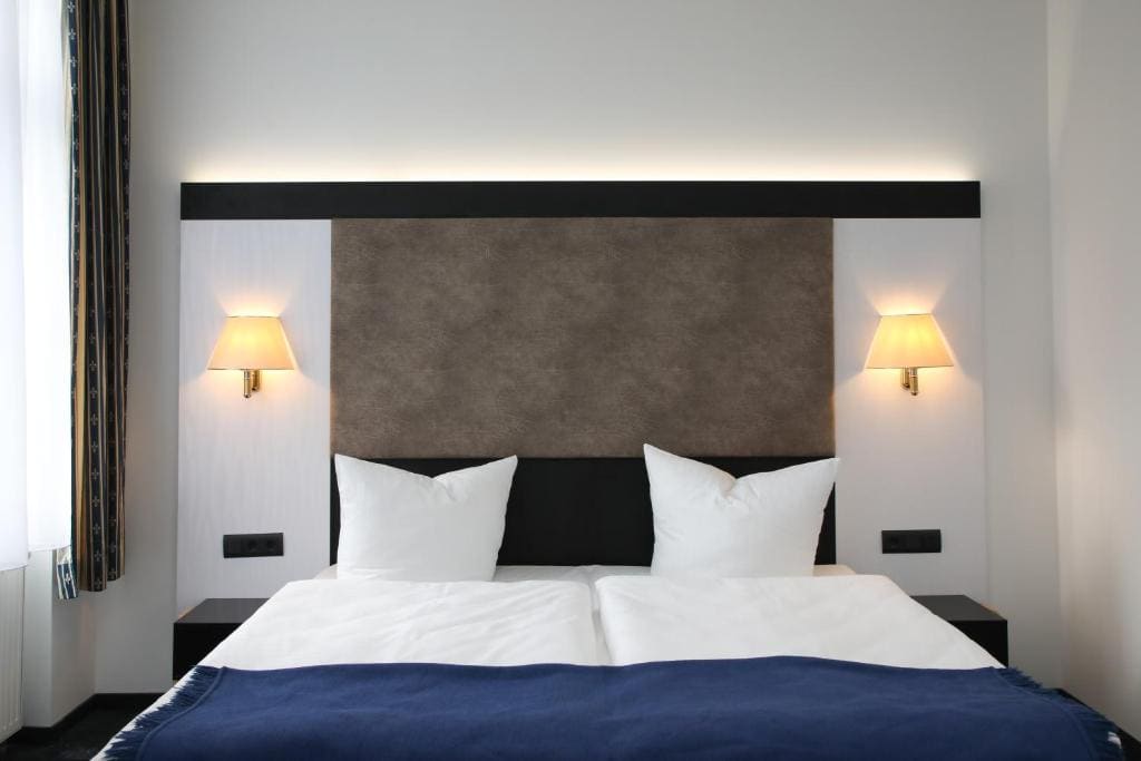 Superior Double or Twin Room room - Image 2