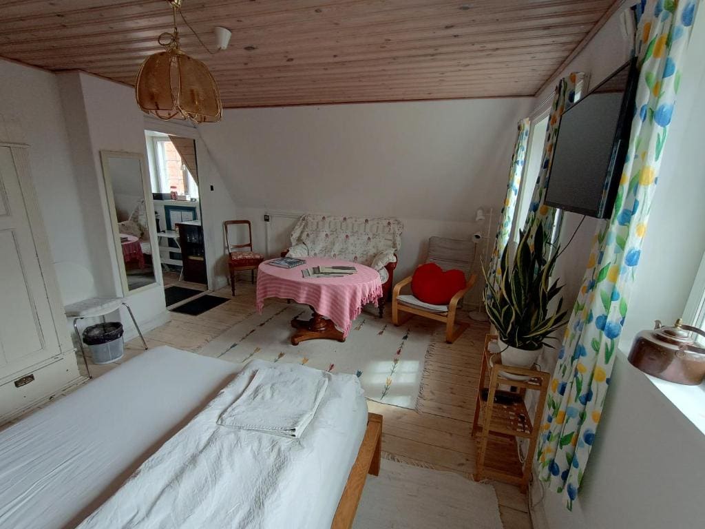 Budget Double Room room - Image 3