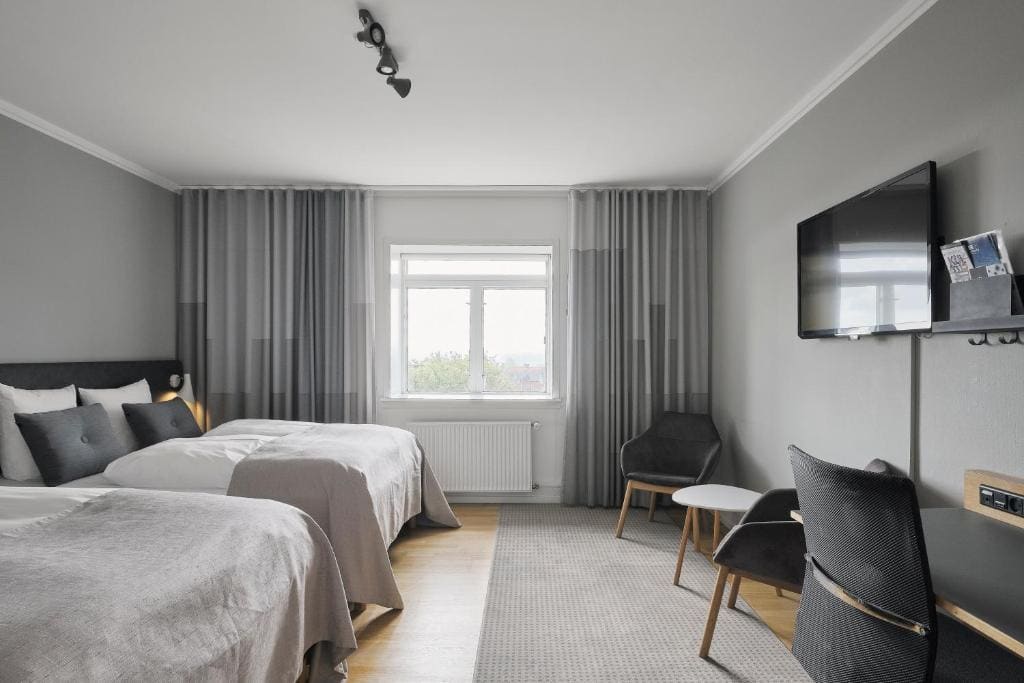 Premium Queen Room with Two Queen Beds and City View - Non-Smoking room - Image 1