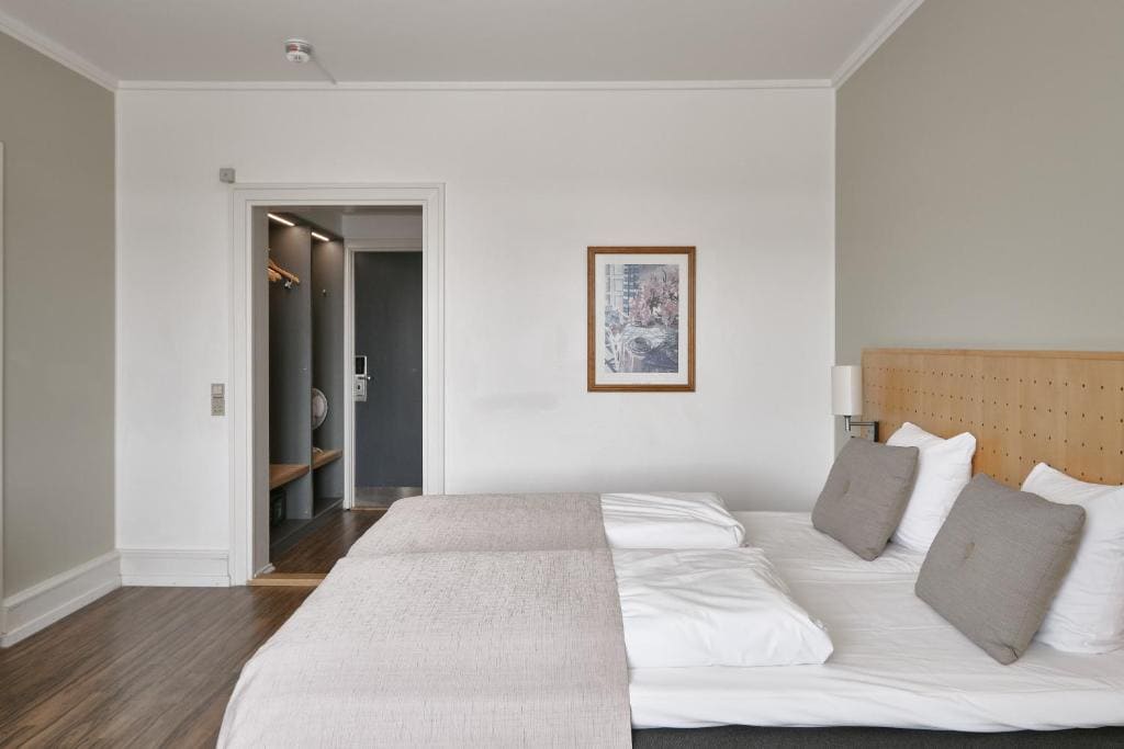 Standard Double Room - Non-Smoking room - Image 2