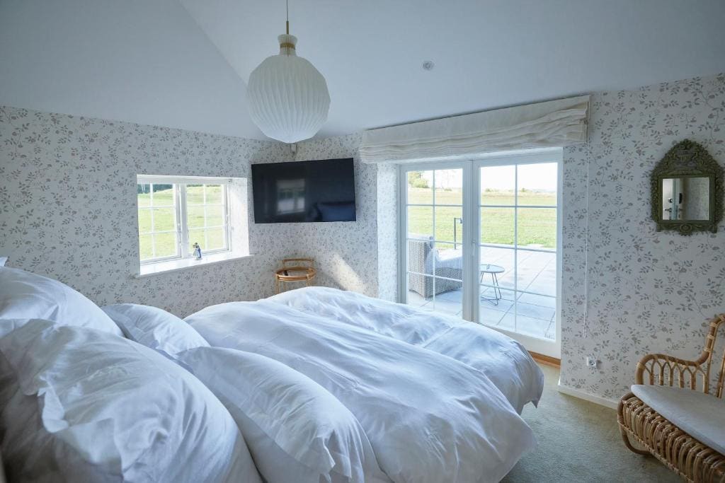 Deluxe Double Room with Balcony and Sea View room - Image 3