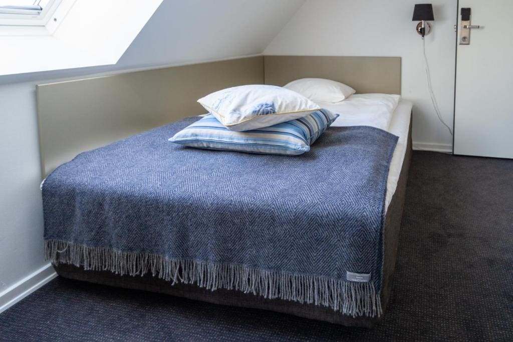Small Double Room room - Image 2