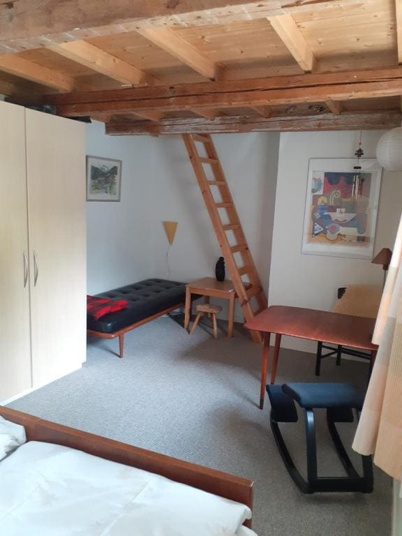 Double Room with Shared Bathroom room - Image 3