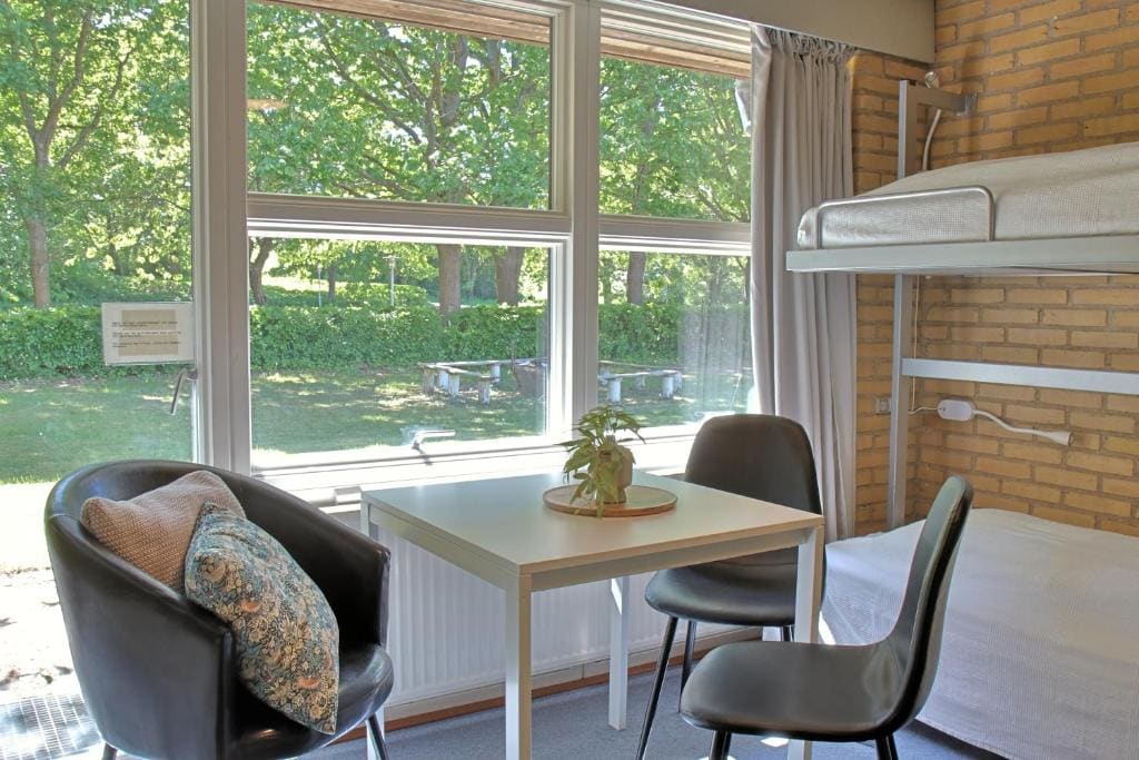 Standard Family Room room - Image 1