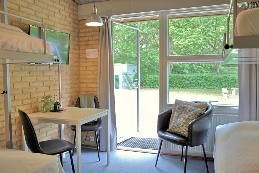 Standard Quadruple Room room - Image 2