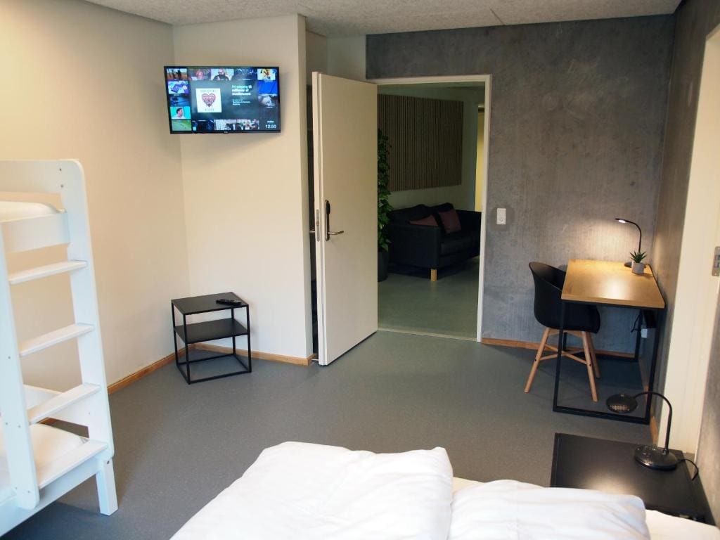 Family Room room - Image 2