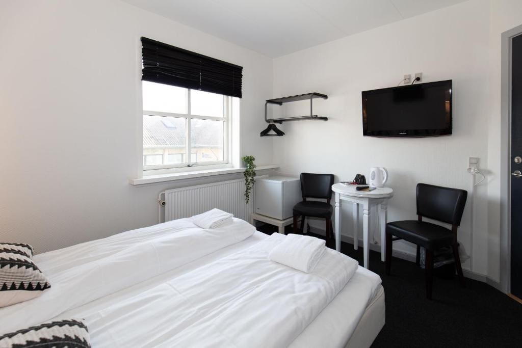 Economy Double Room room - Image 3