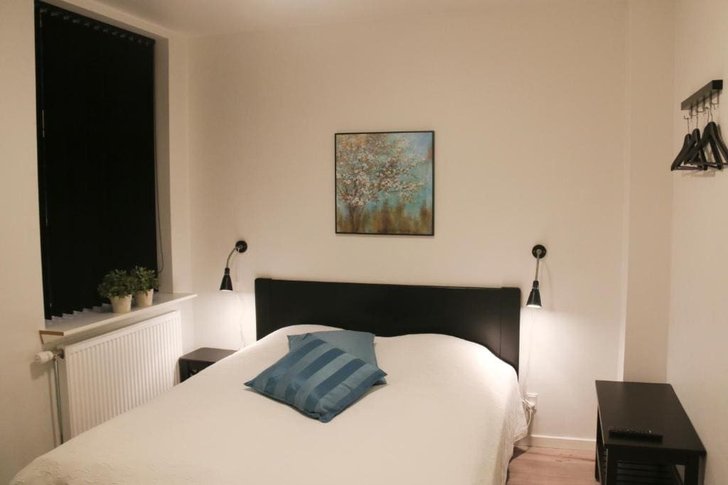 Single Room with Private Bathroom room - Image 3