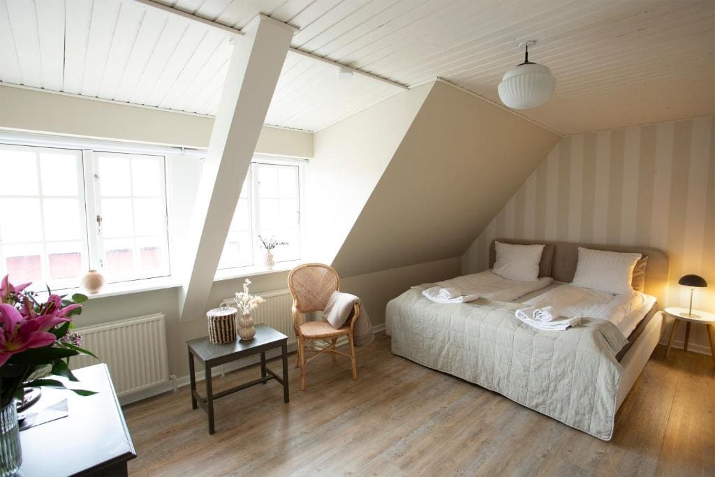 Standard Double Room room - Image 2