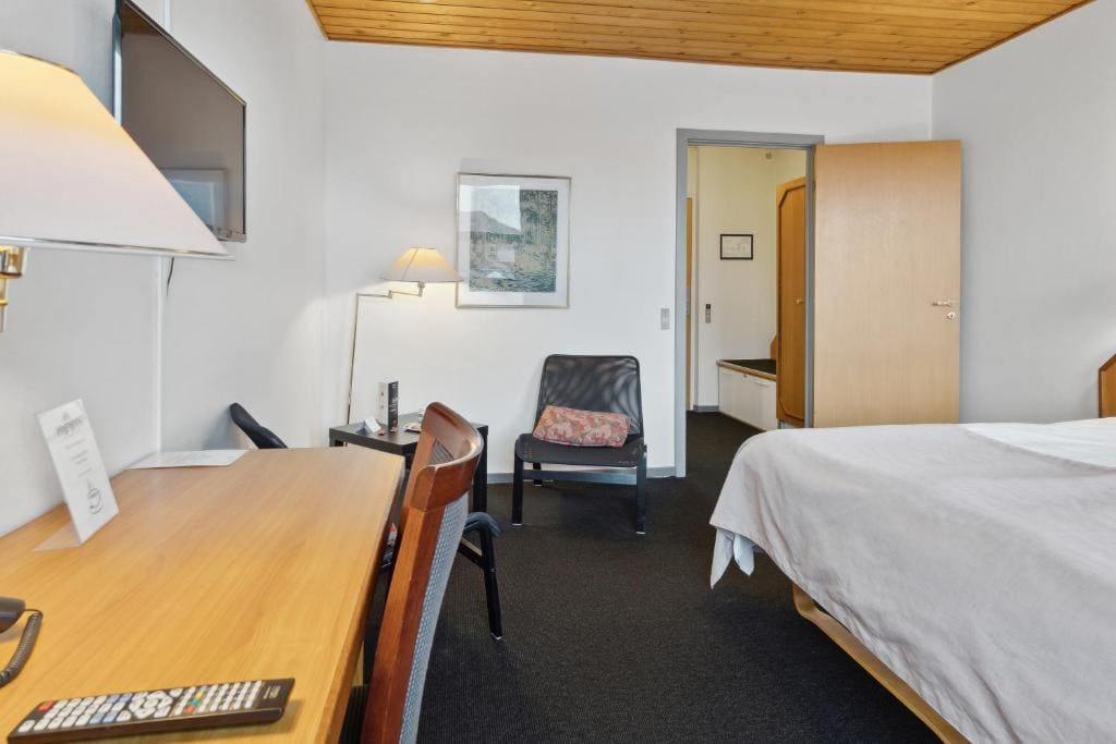 Single Room without Fjord View room - Image 1