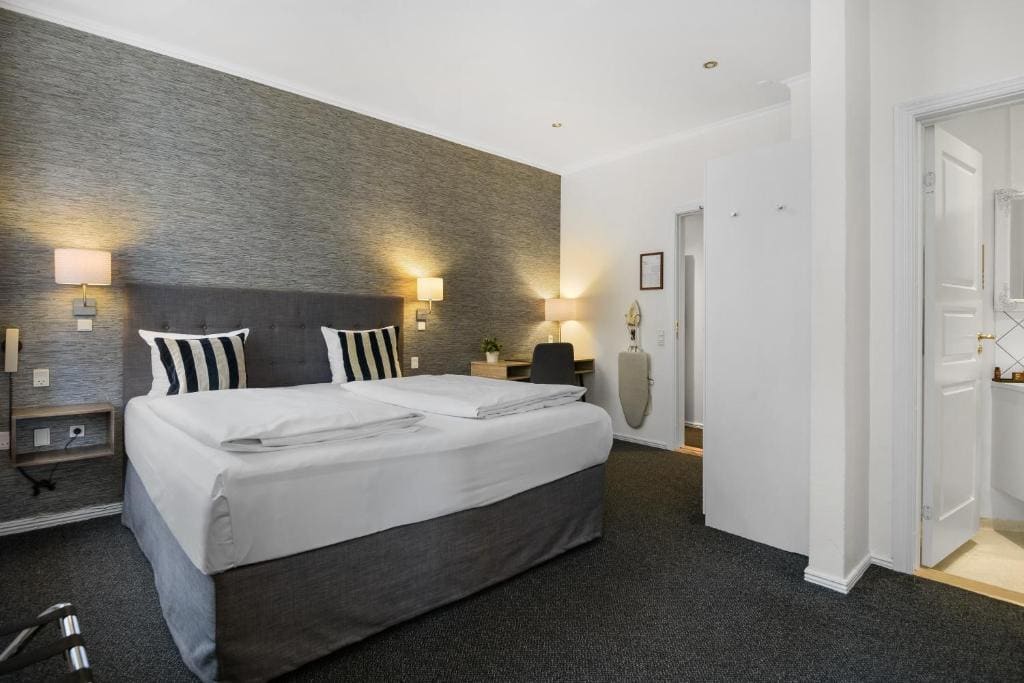 Comfort Double or Twin Room room - Image 3