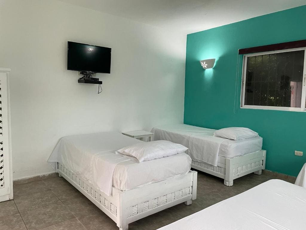 Family Room room - Image 2