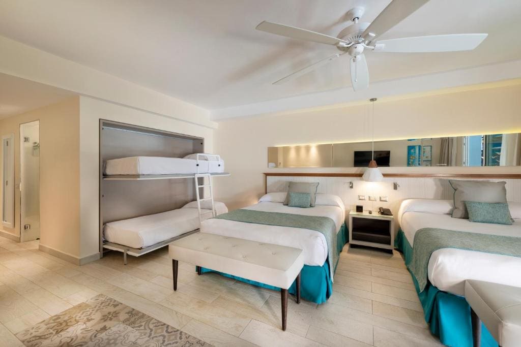 Privileged Family Deluxe (3 adults + 2 children) room - Image 1