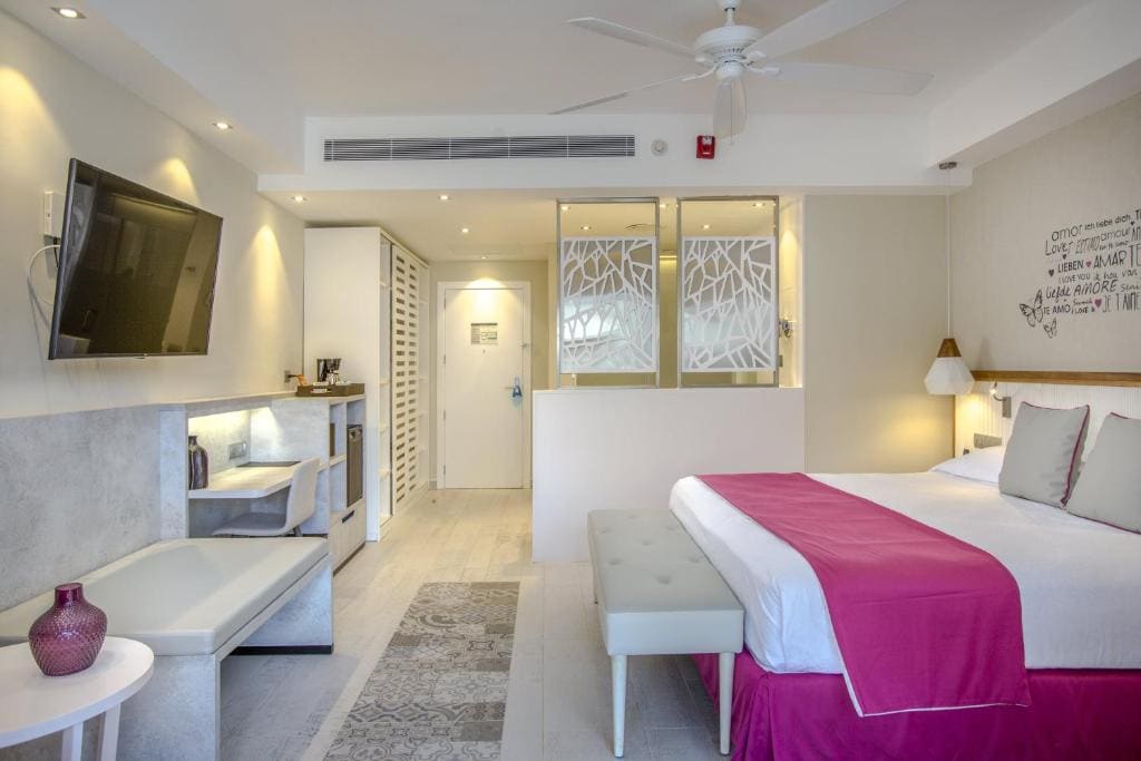 Privileged Romance Deluxe room - Image 2
