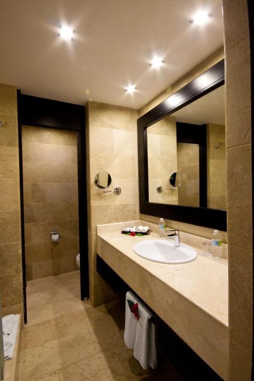 Comfort Room room - Image 3
