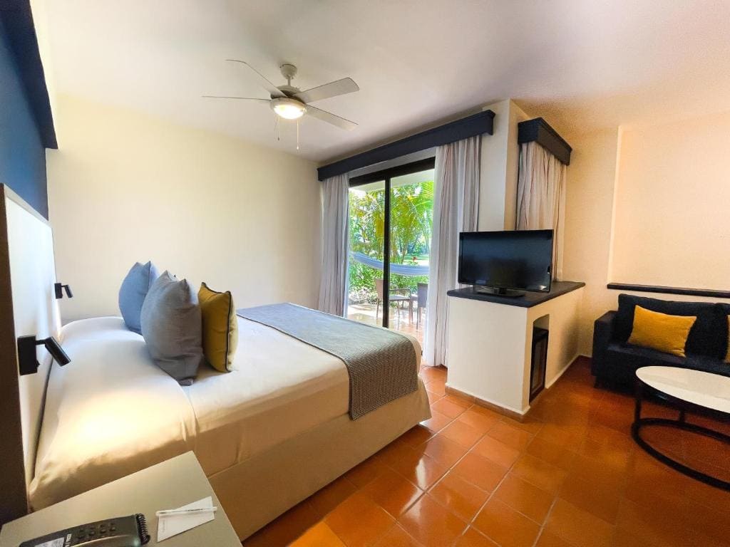Premium Junior Suite room - Image 3