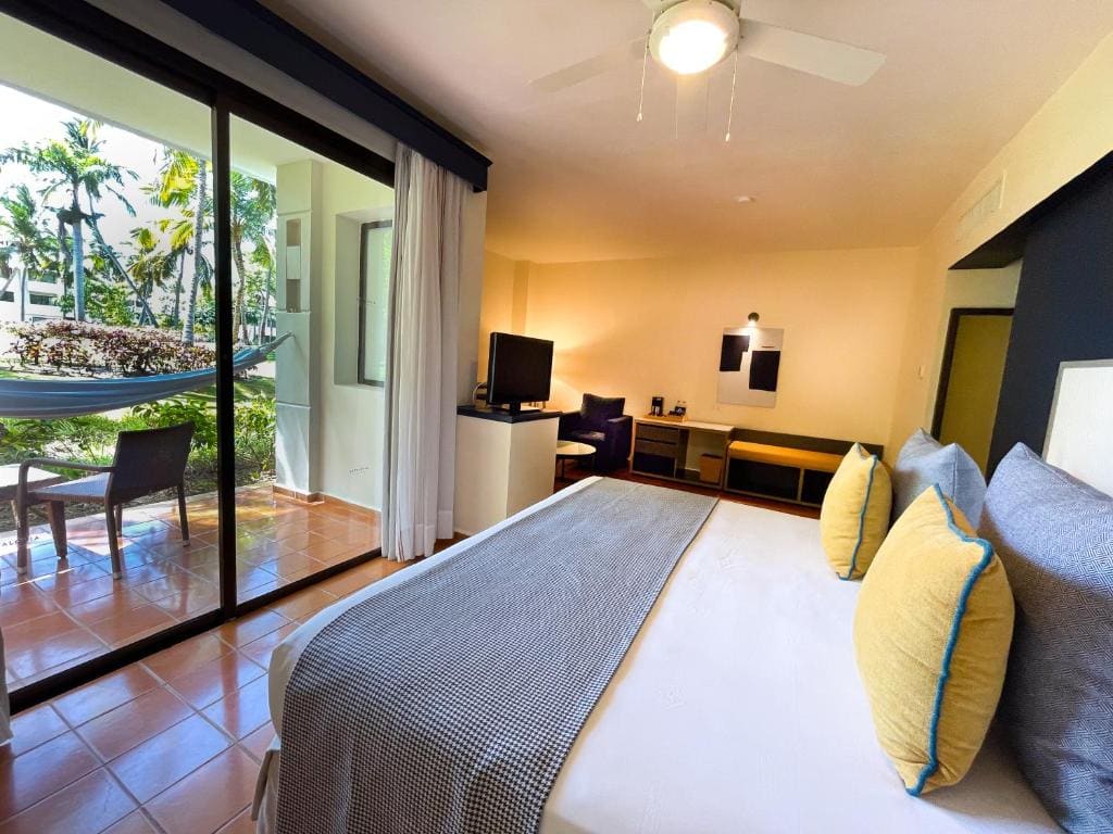 Premium Junior Suite room - Image 2