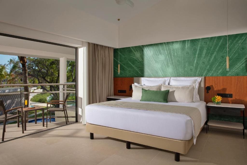 Club Master Suite with Ocean View room - Image 2