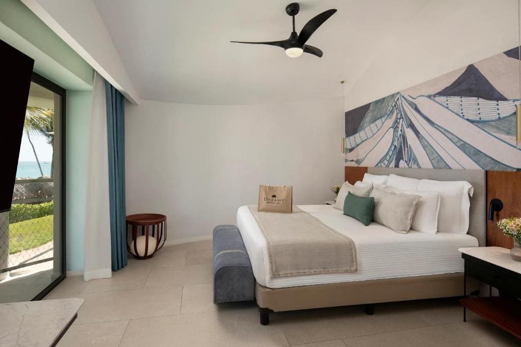 Club Master Suite with Ocean View room - Image 3